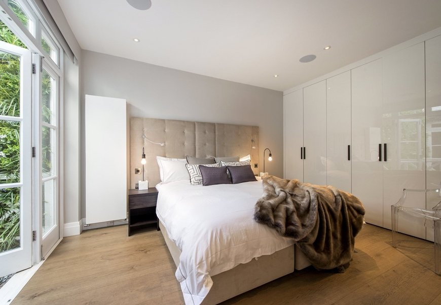 KEN150262_34 Bespoke headboard | Kensington rental property | Origins Design