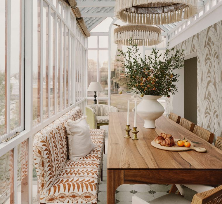 Conservatory in Park Walk Chelsea apartment showing the bespoke dining bench crafted by Origins Design for Interior Fox